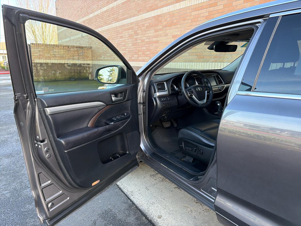 Toyota Highlander XLE AWD V6 2017