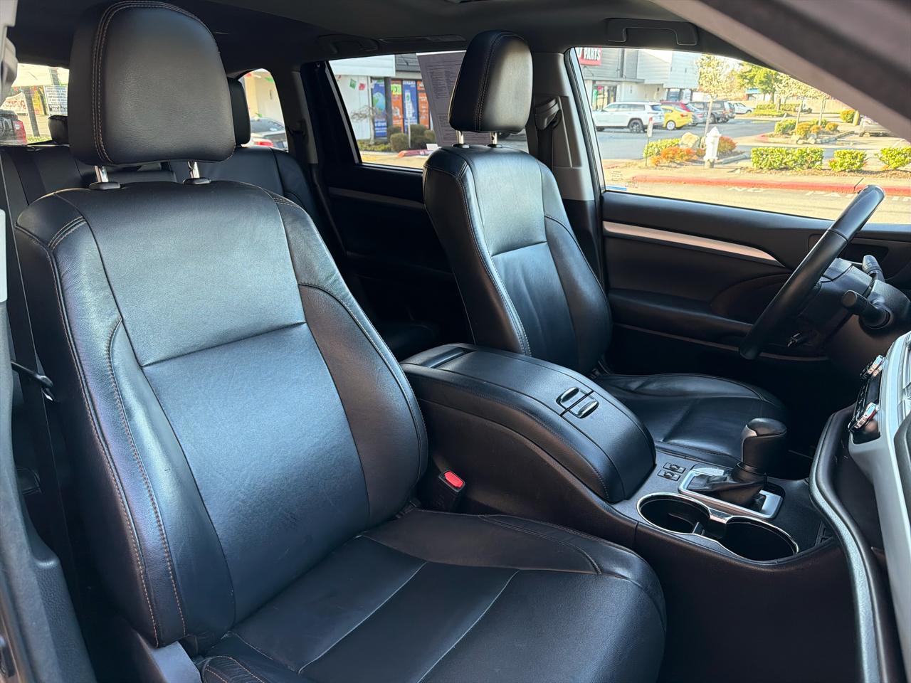 Toyota Highlander XLE AWD V6 2017