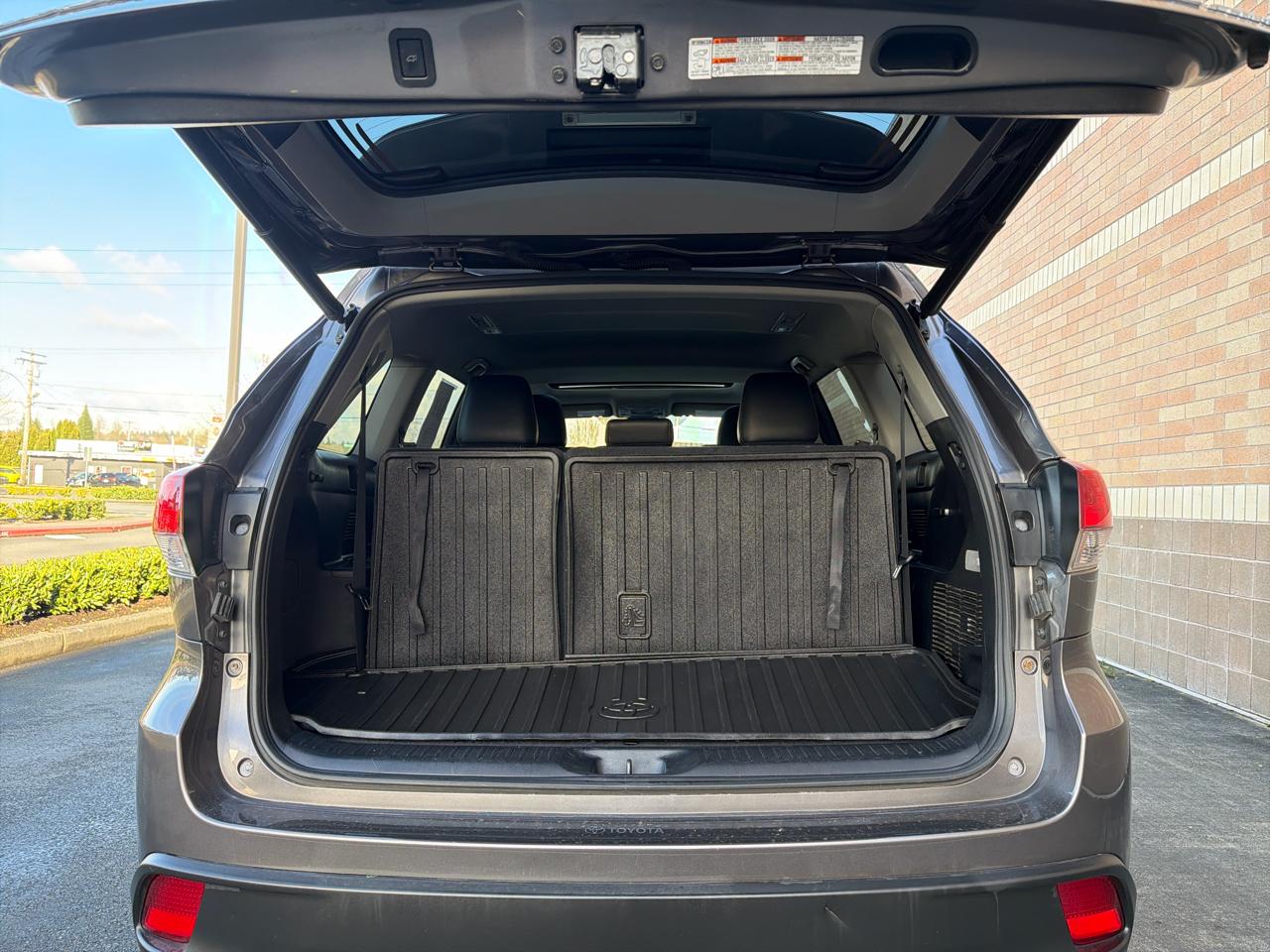 Toyota Highlander XLE AWD V6 2017