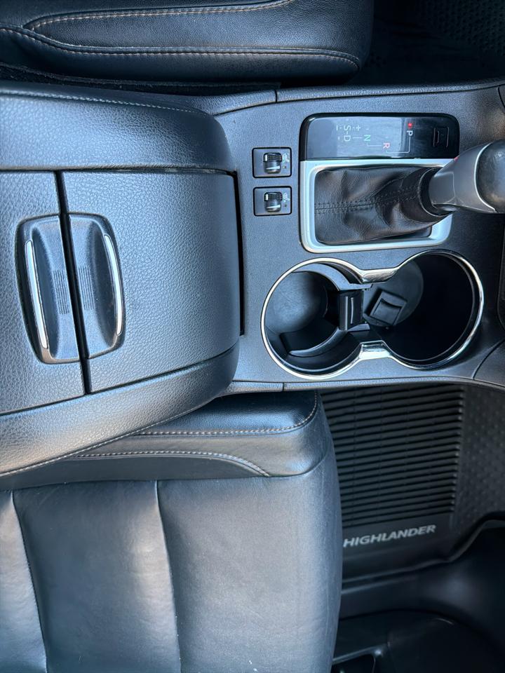 Toyota Highlander XLE AWD V6 2017