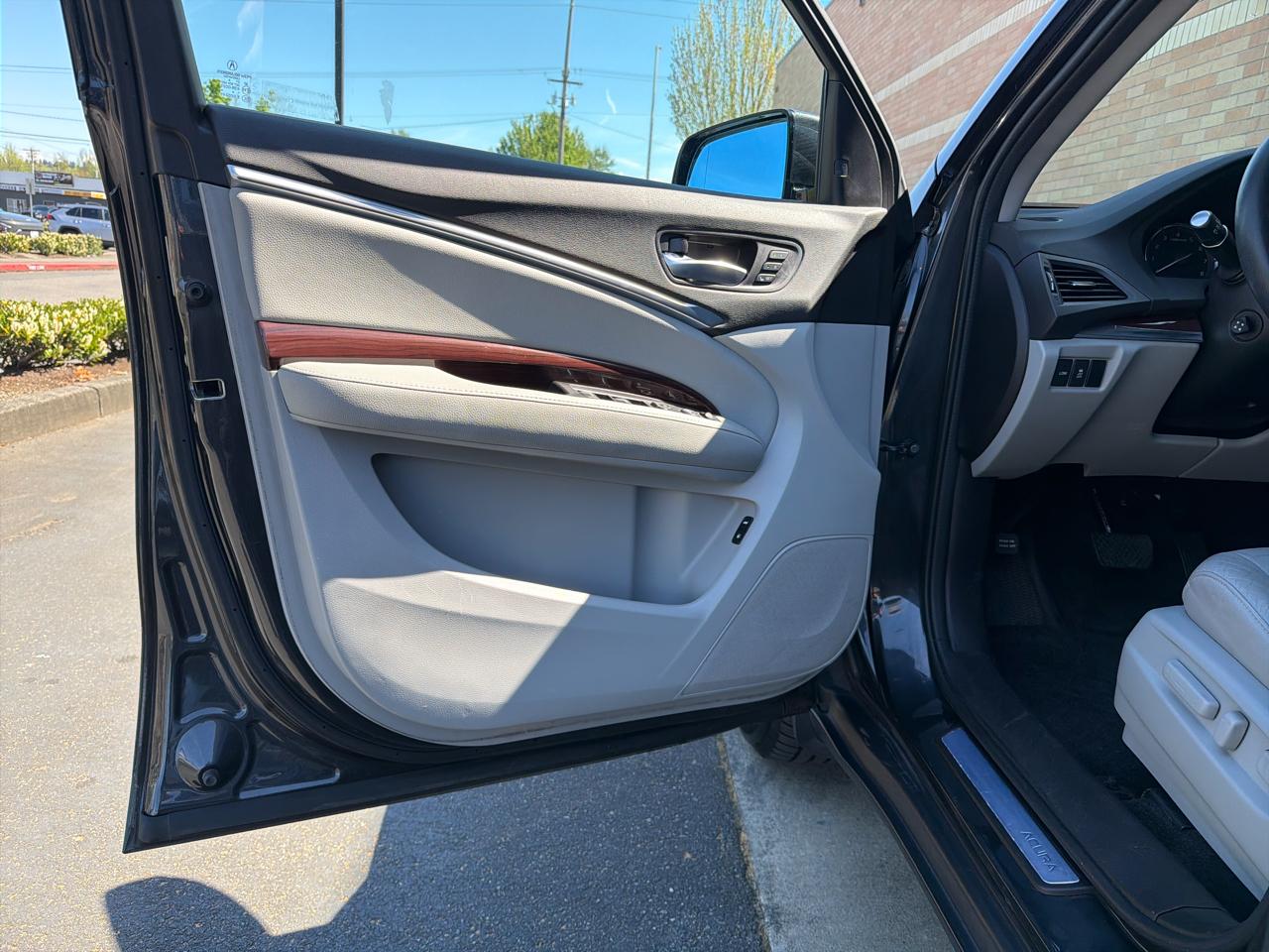 Acura MDX SH-AWD 6-Spd AT w/Tech Package 2015