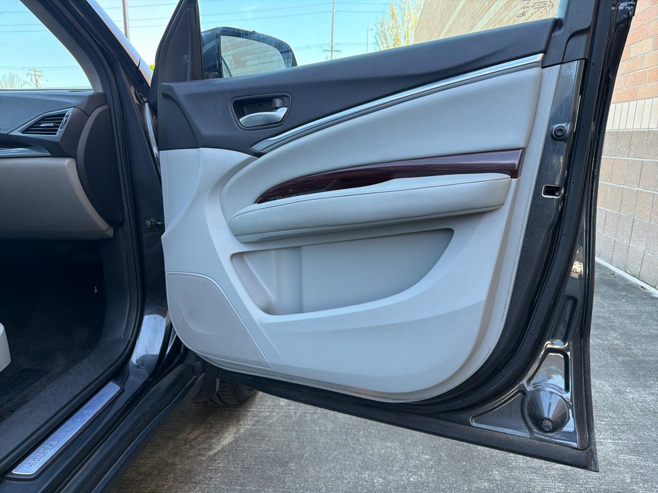 Acura MDX SH-AWD 6-Spd AT w/Tech Package 2015