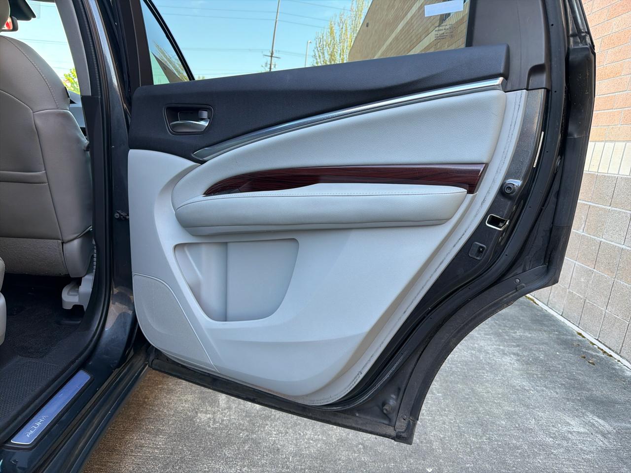 Acura MDX SH-AWD 6-Spd AT w/Tech Package 2015