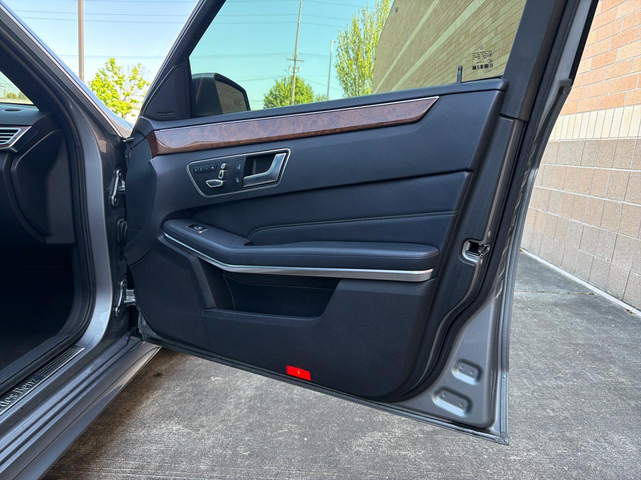 Mercedes-Benz E-Class E350 4MATIC Sedan 2014