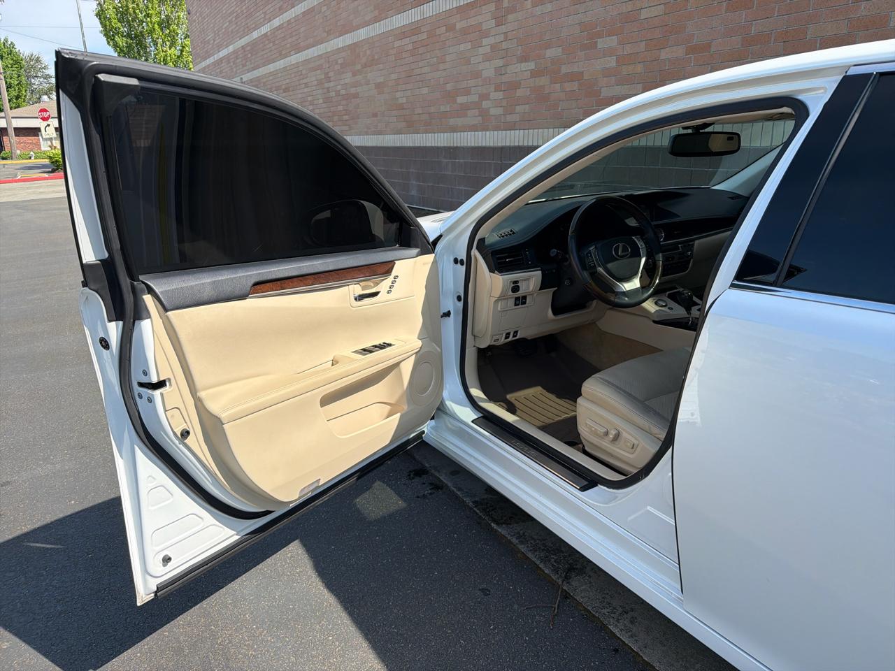 Lexus ES 350 Sedan 2014