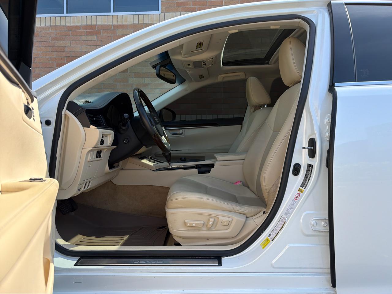 Lexus ES 350 Sedan 2014
