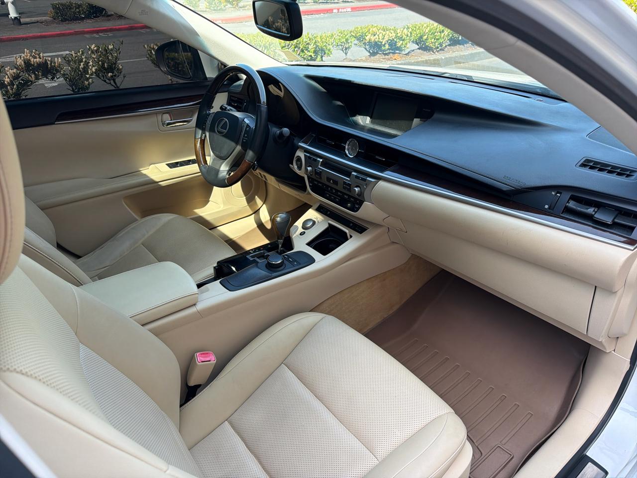Lexus ES 350 Sedan 2014