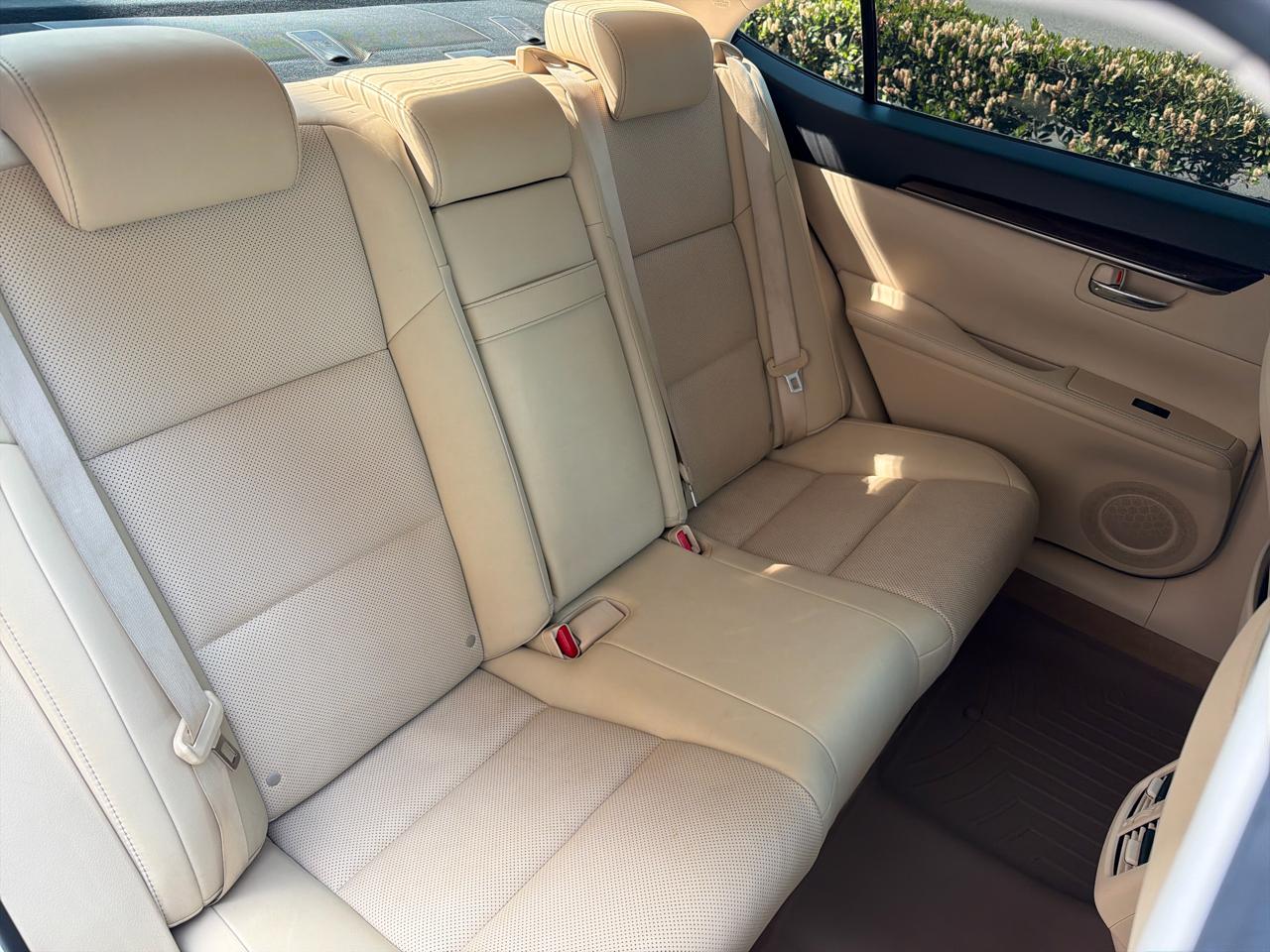 Lexus ES 350 Sedan 2014