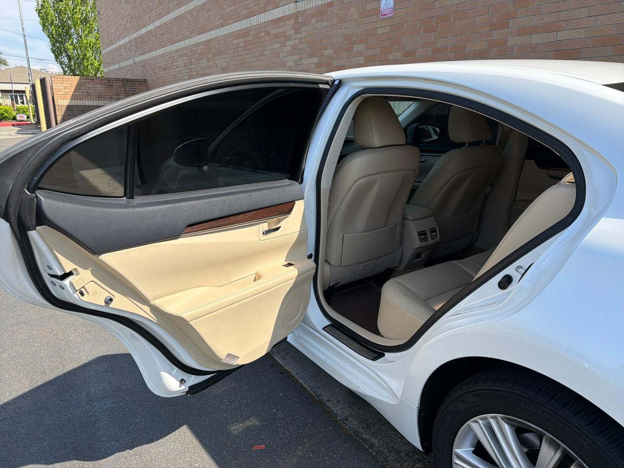 Lexus ES 350 Sedan 2014