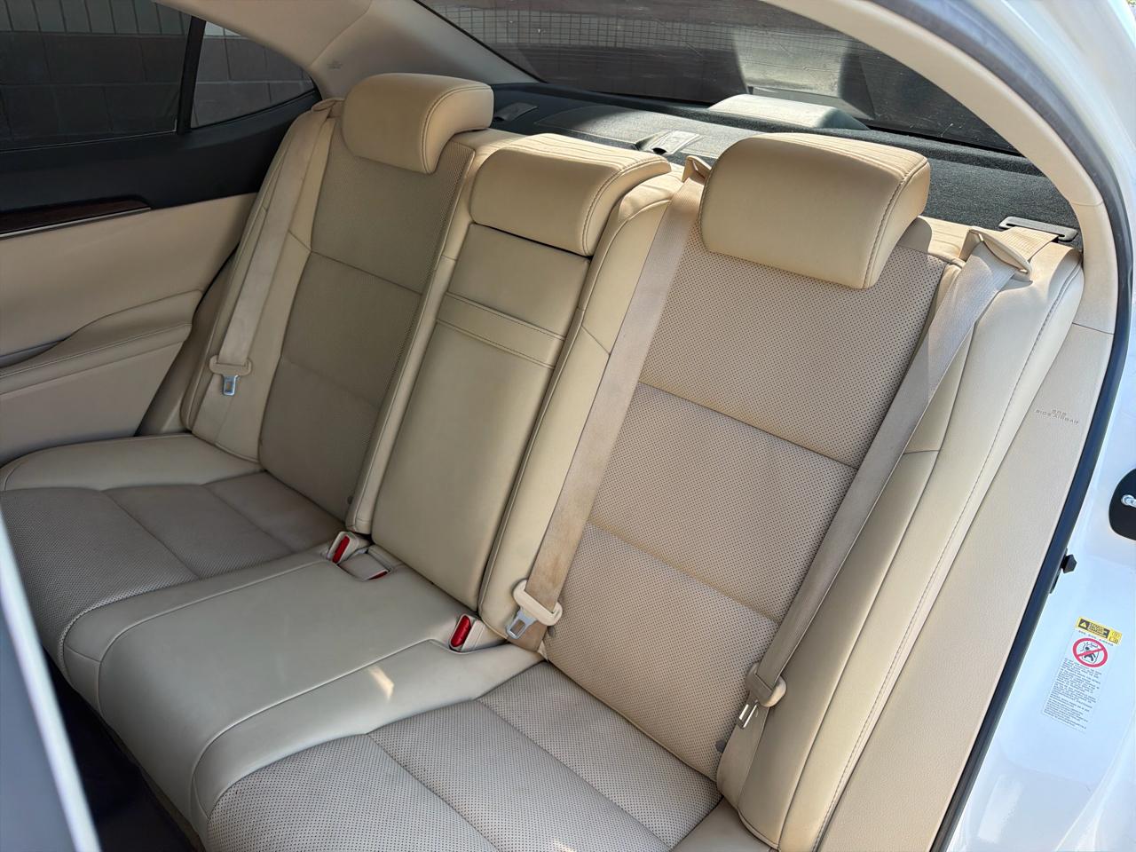 Lexus ES 350 Sedan 2014