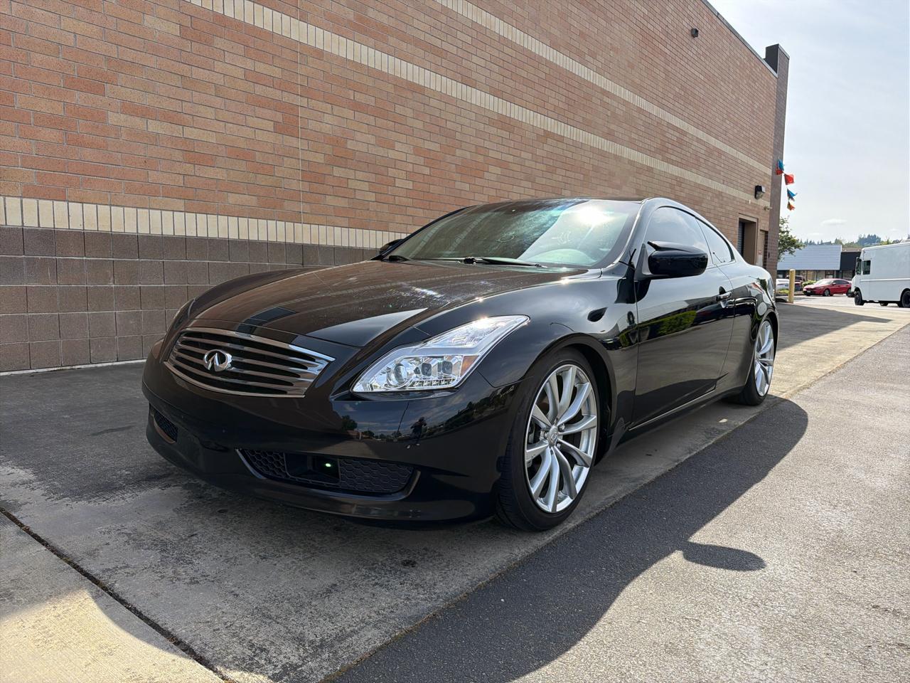 Infiniti G37 Coupe 2dr Journey RWD 2010