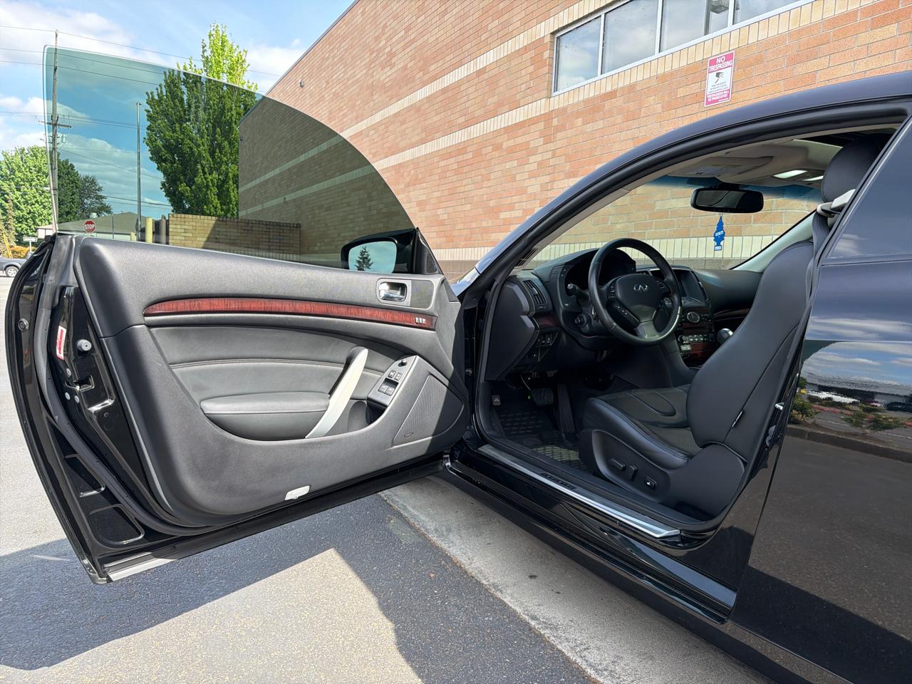 Infiniti G37 Coupe 2dr Journey RWD 2010