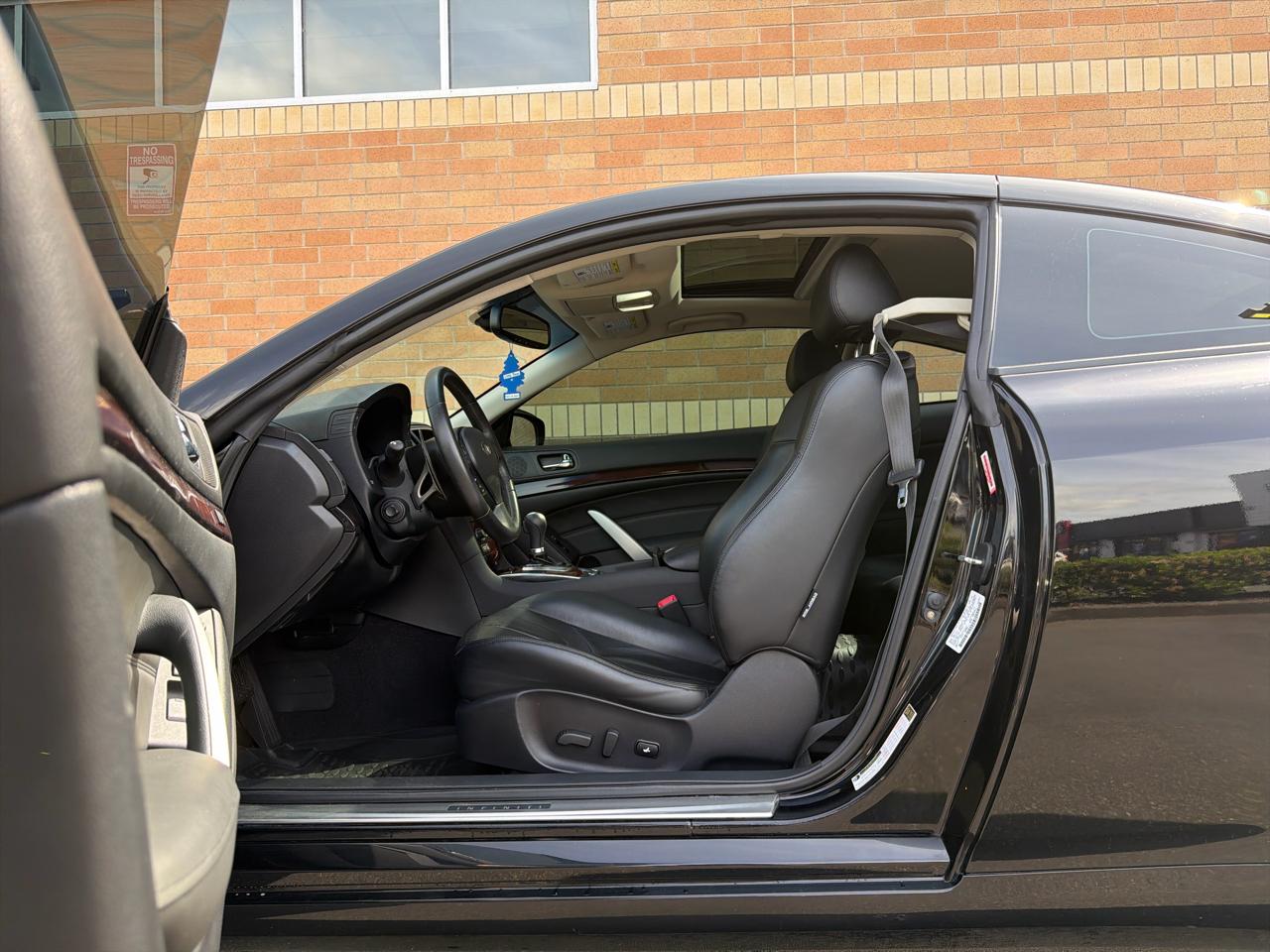 Infiniti G37 Coupe 2dr Journey RWD 2010