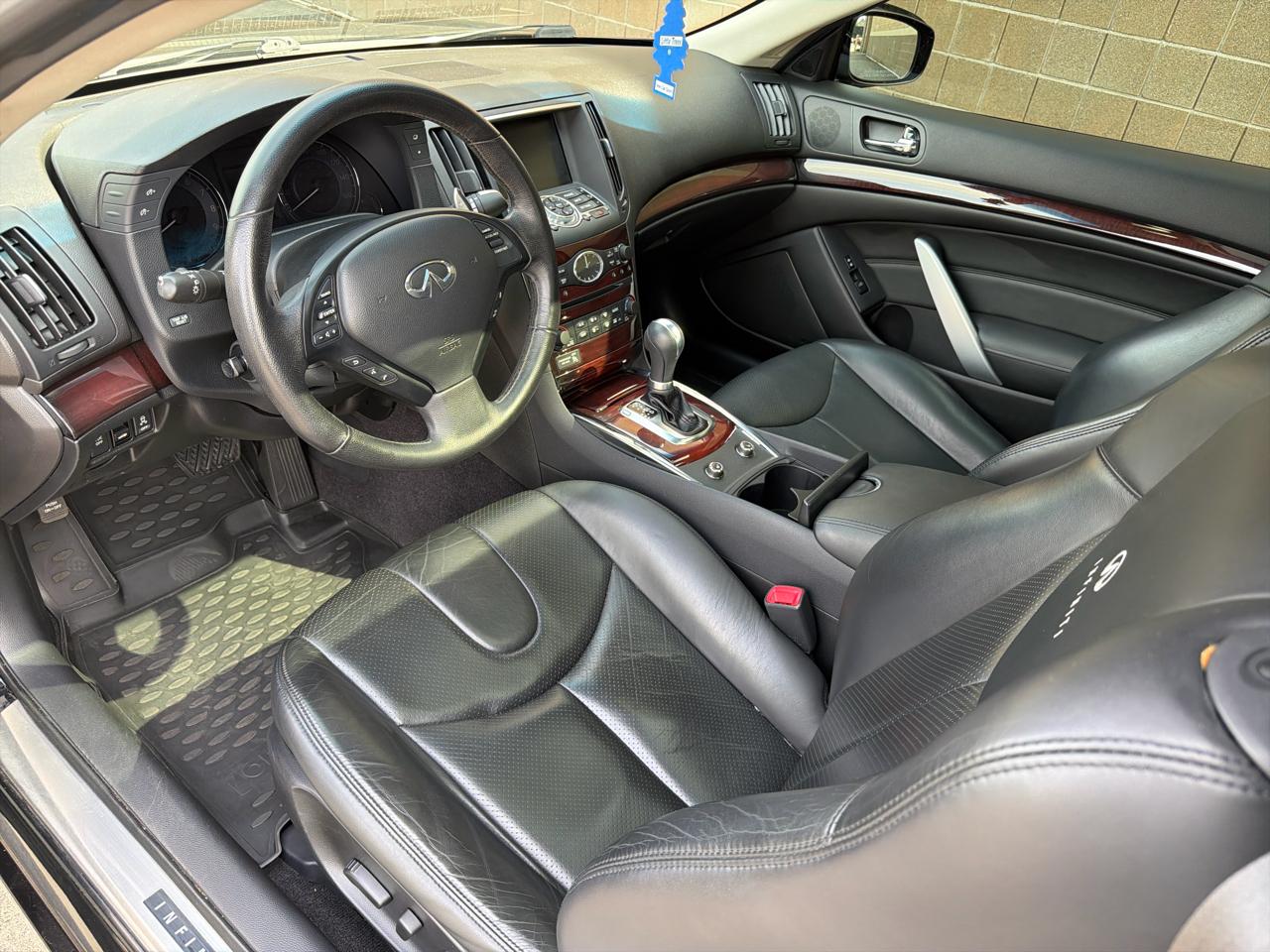 Infiniti G37 Coupe 2dr Journey RWD 2010
