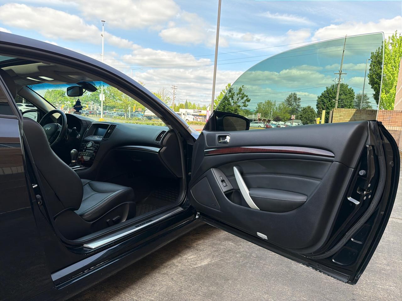 Infiniti G37 Coupe 2dr Journey RWD 2010
