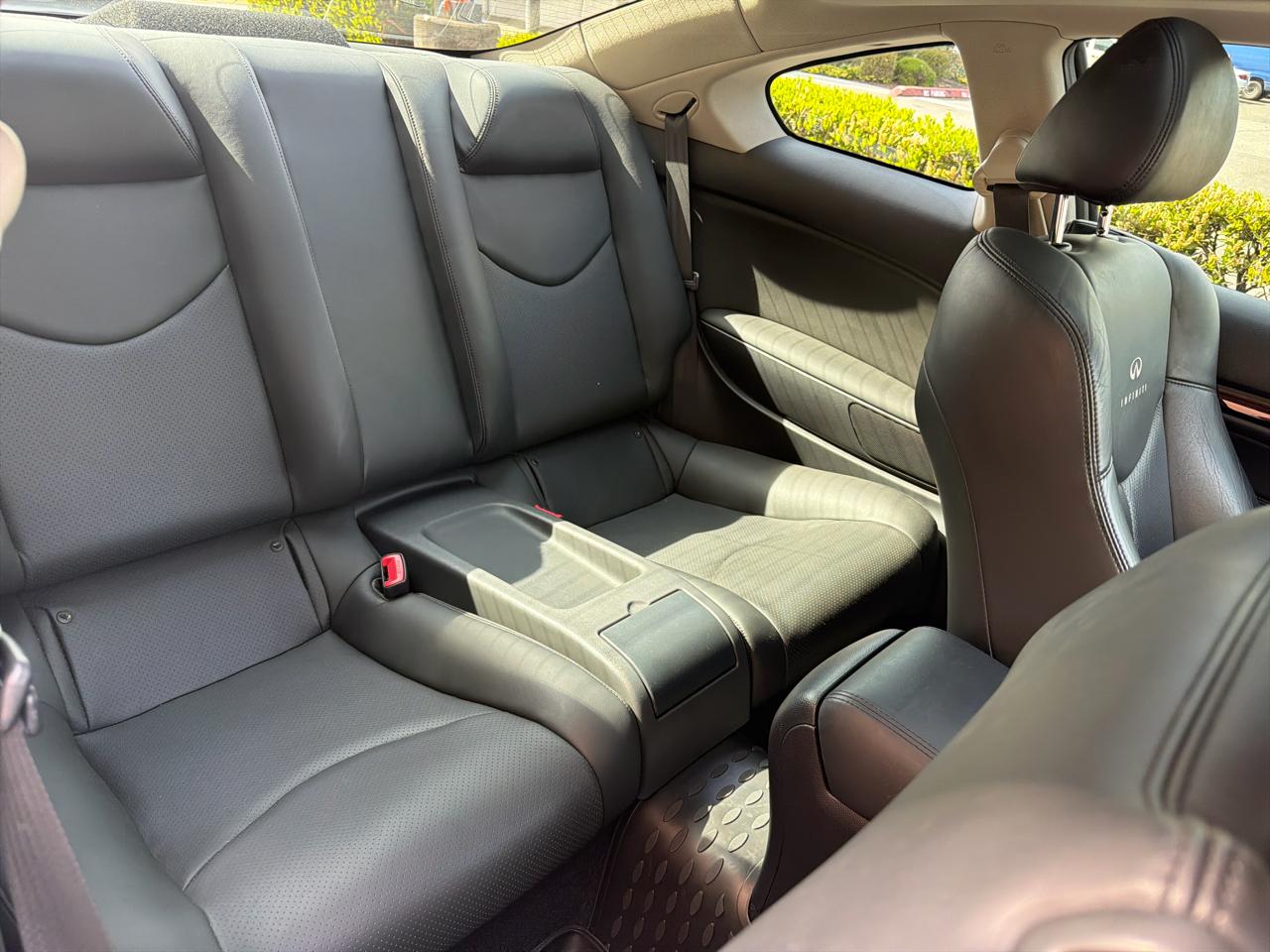 Infiniti G37 Coupe 2dr Journey RWD 2010