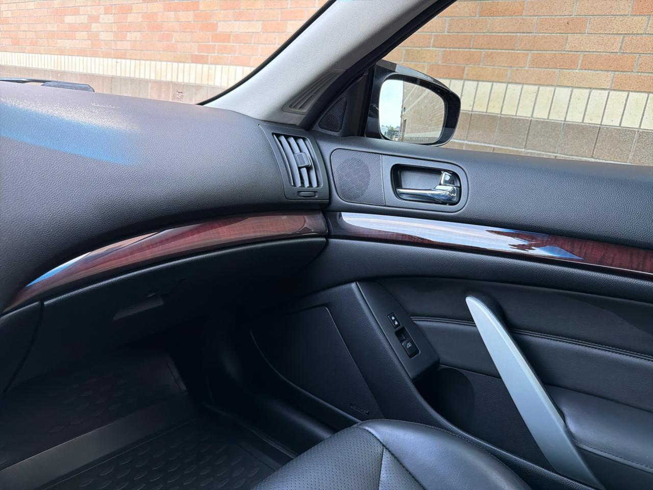 Infiniti G37 Coupe 2dr Journey RWD 2010