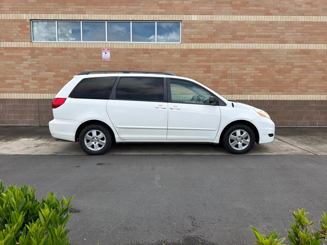 Toyota Sienna LE 7-Passenger 2006