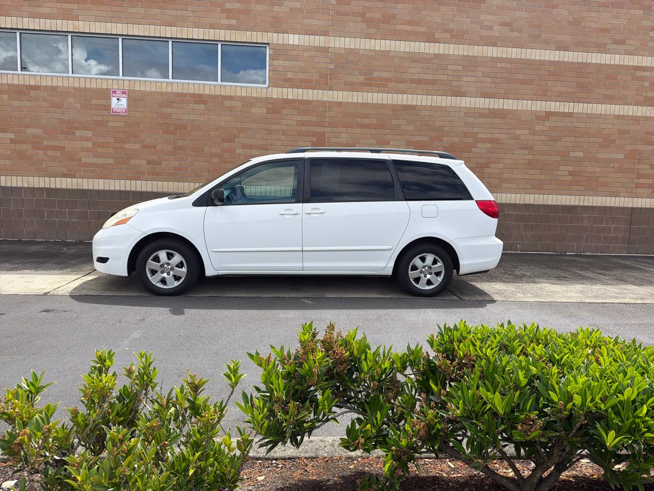 Toyota Sienna LE 7-Passenger 2006