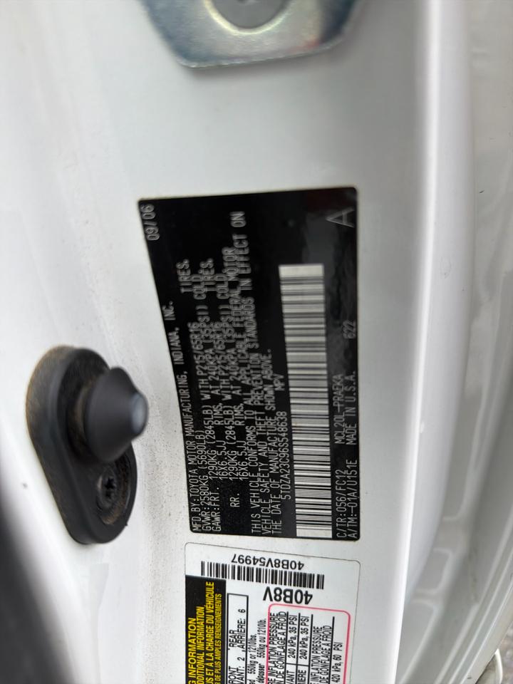 Toyota Sienna LE 7-Passenger 2006