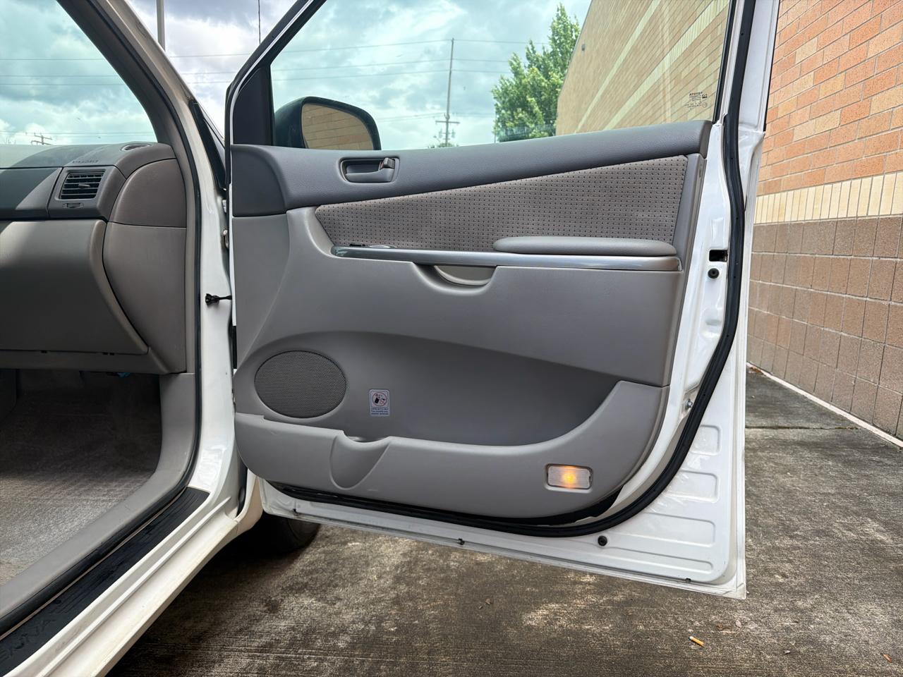 Toyota Sienna LE 7-Passenger 2006