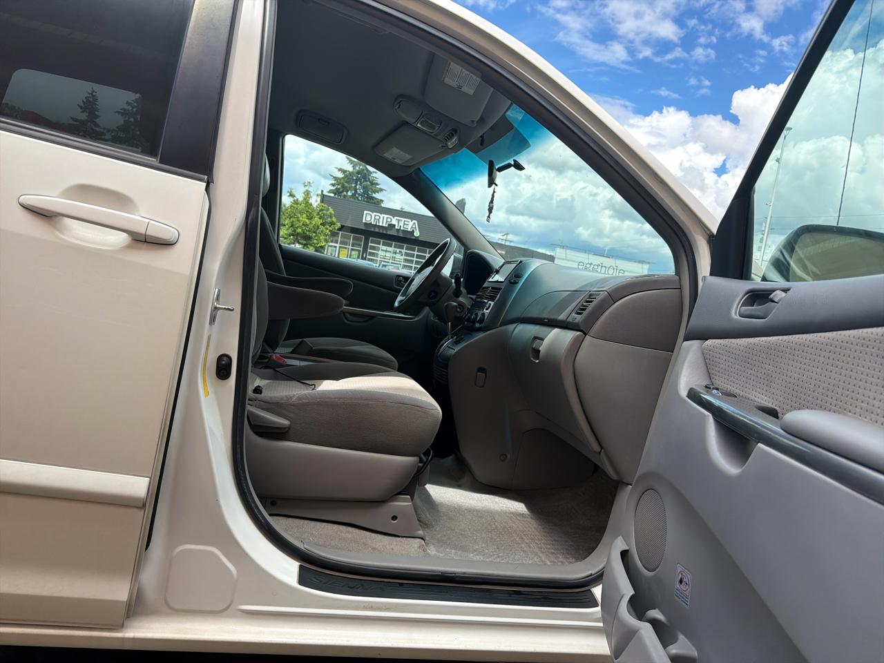 Toyota Sienna LE 7-Passenger 2006