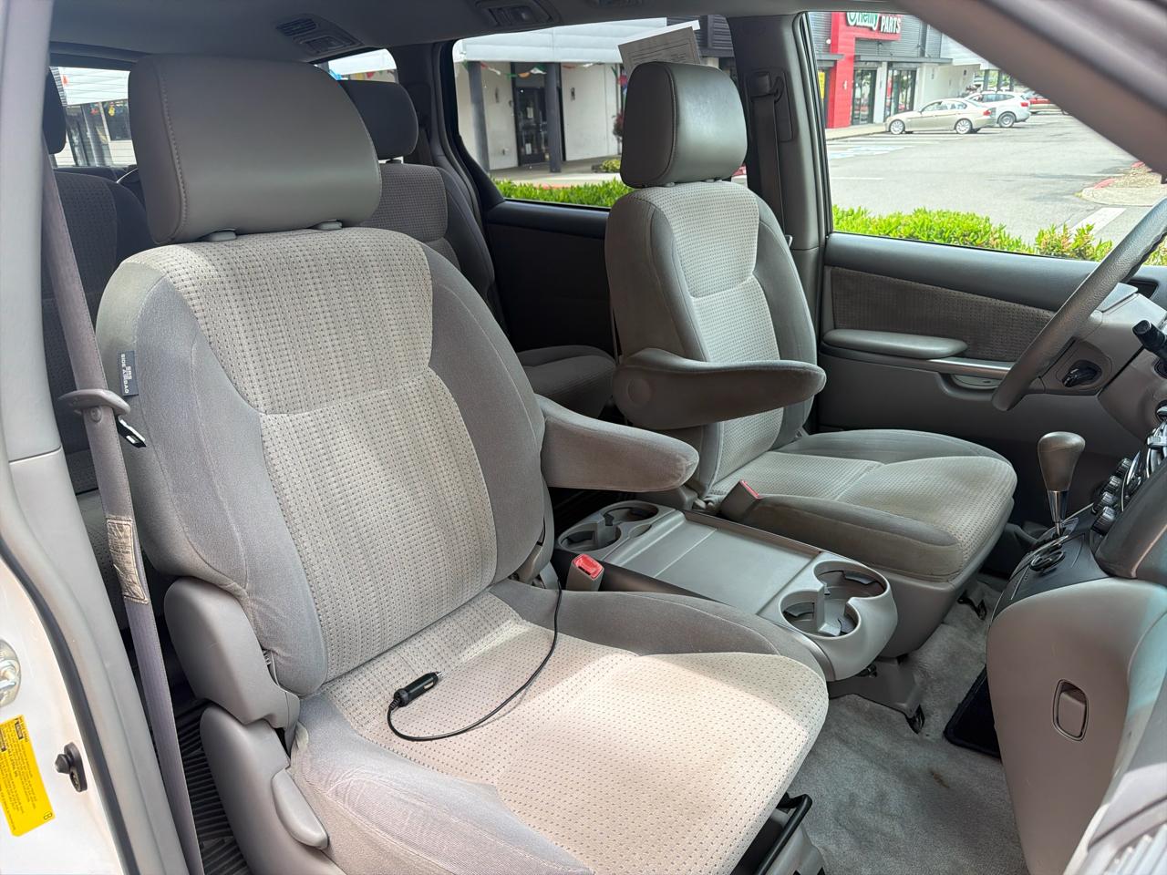 Toyota Sienna LE 7-Passenger 2006