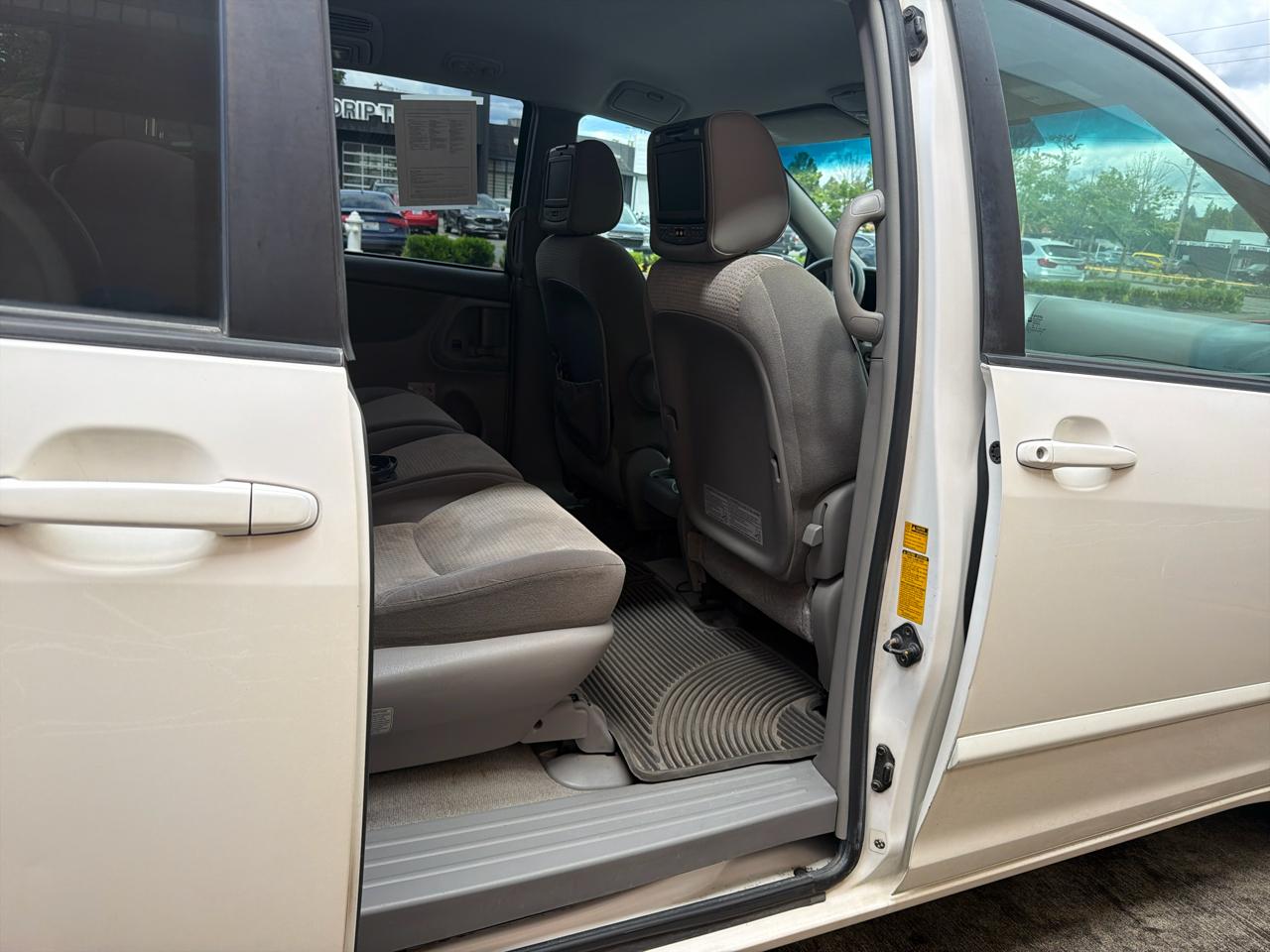 Toyota Sienna LE 7-Passenger 2006