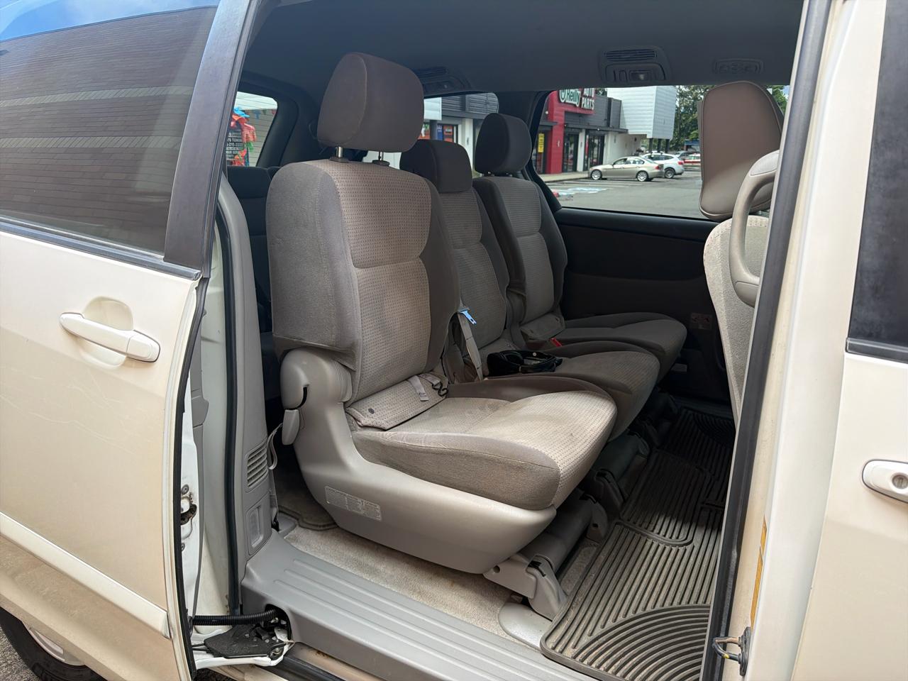 Toyota Sienna LE 7-Passenger 2006