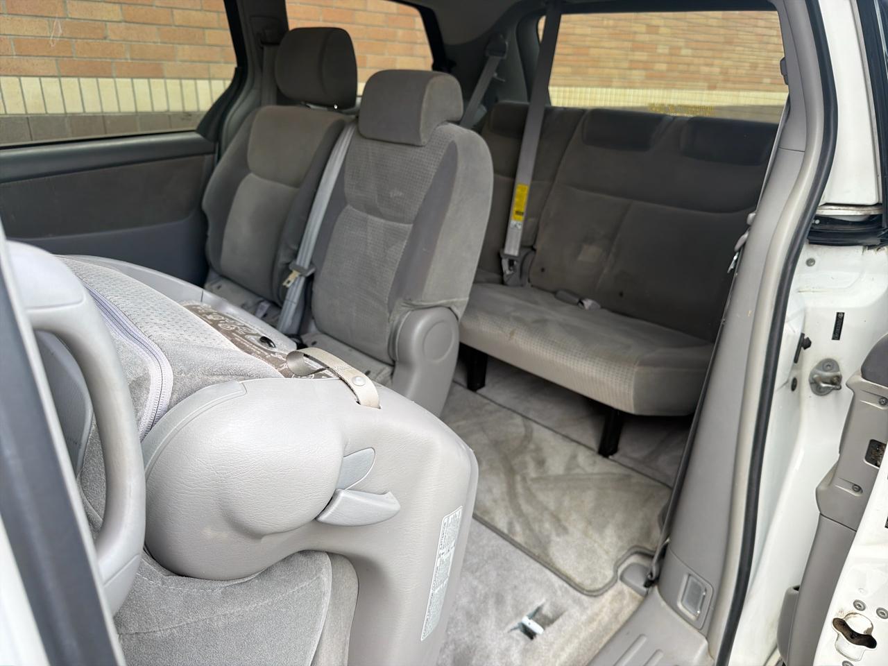 Toyota Sienna LE 7-Passenger 2006
