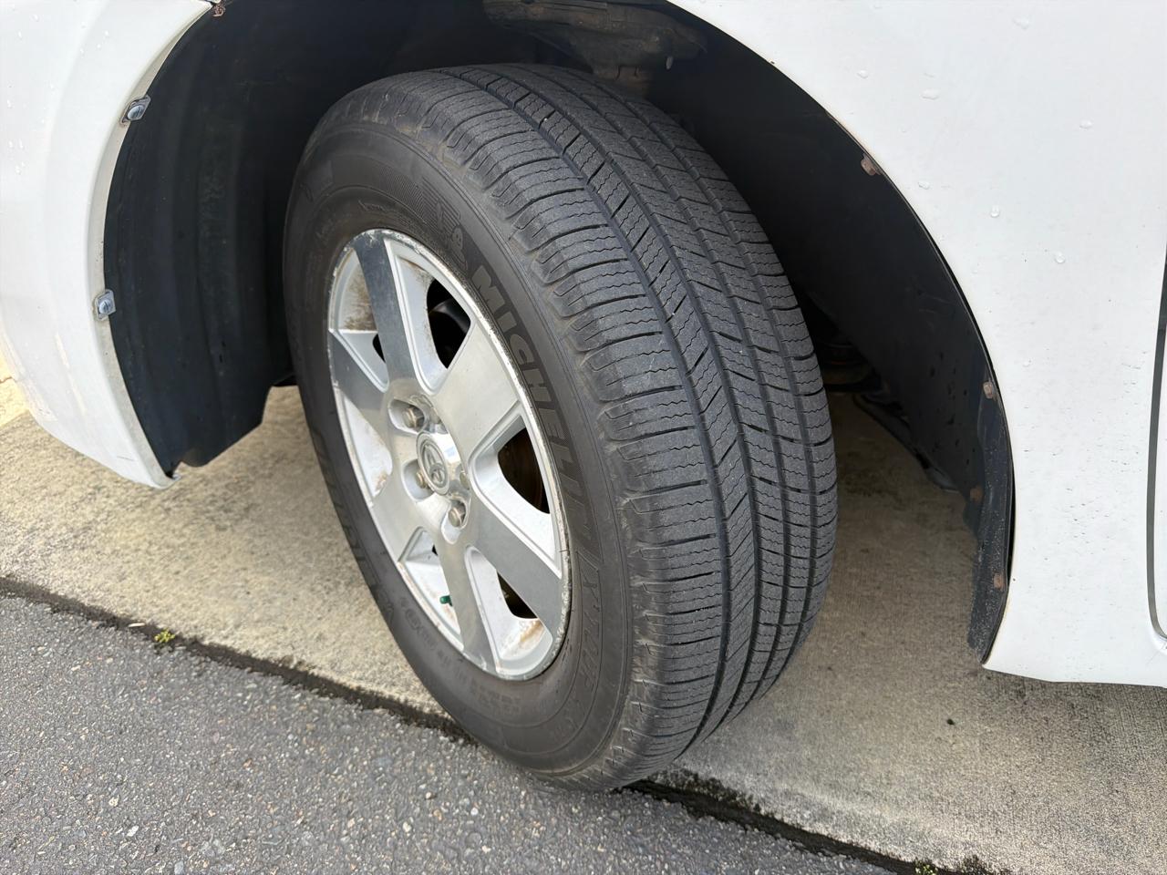 Toyota Sienna LE 7-Passenger 2006