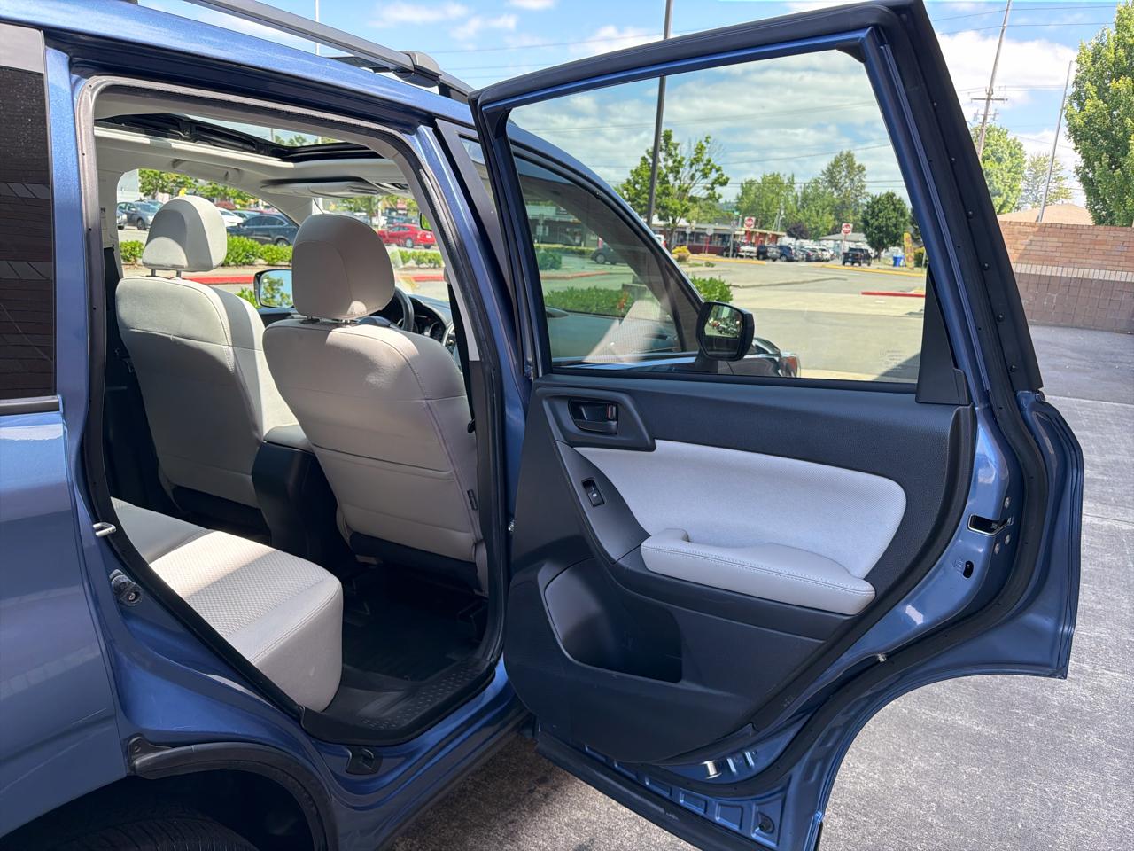 Subaru Forester 2.5i Premium PZEV CVT 2016