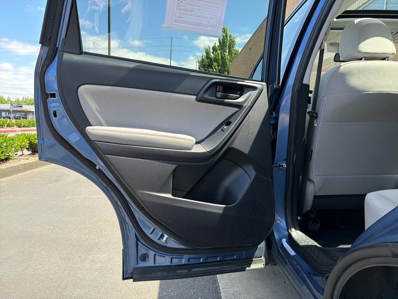 Subaru Forester 2.5i Premium PZEV CVT 2016