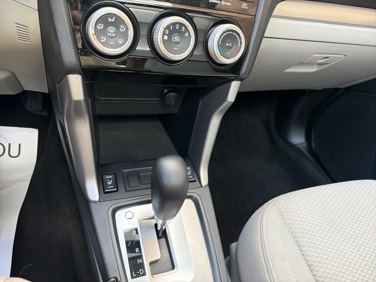 Subaru Forester 2.5i Premium PZEV CVT 2016