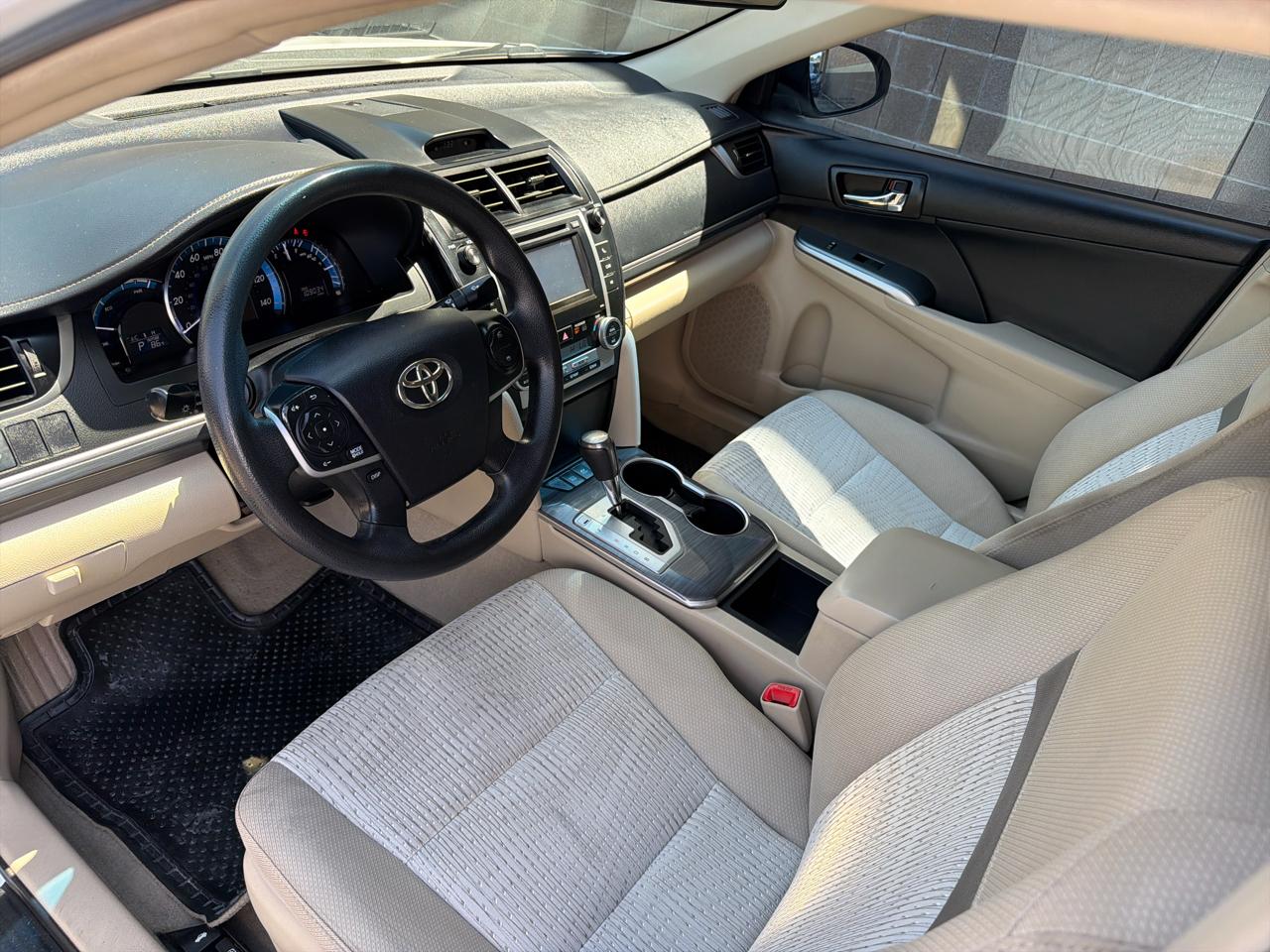 Toyota Camry Hybrid XLE 2014
