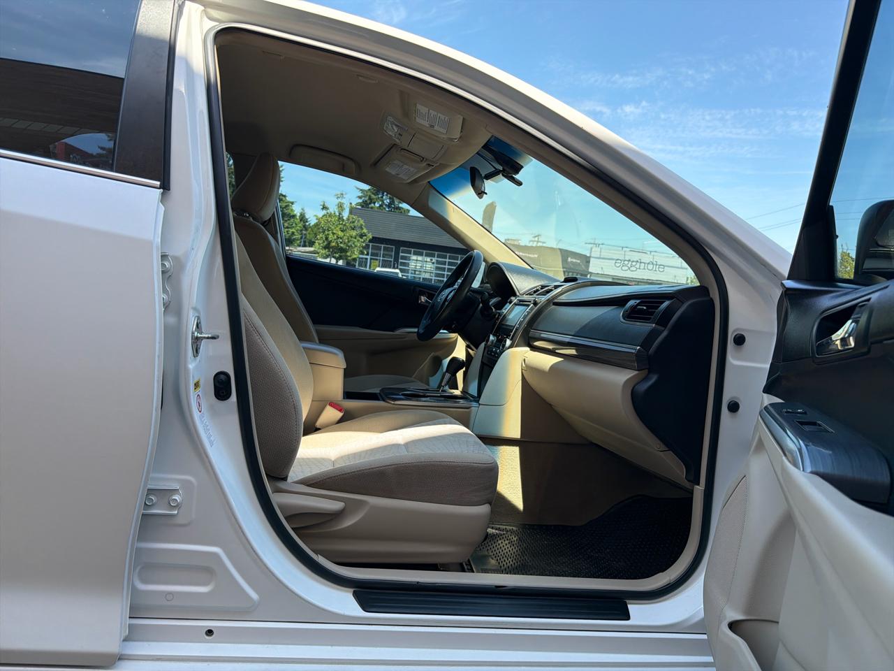 Toyota Camry Hybrid XLE 2014