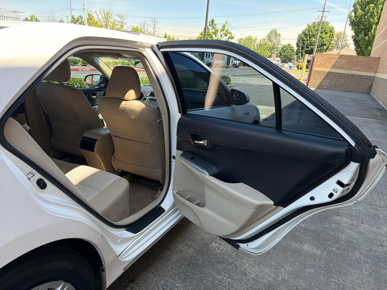 Toyota Camry Hybrid XLE 2014