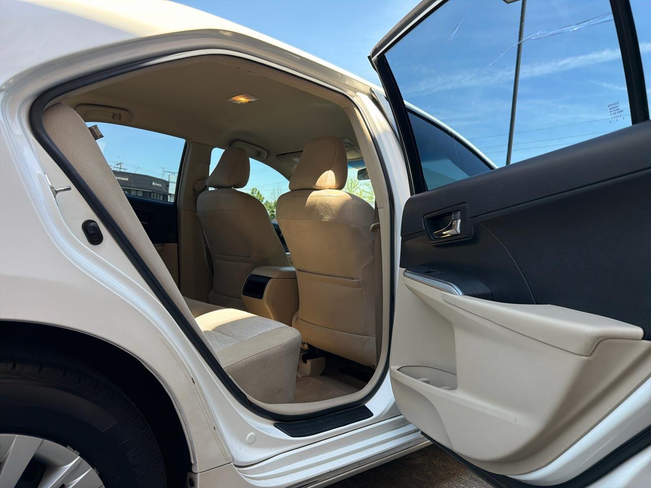 Toyota Camry Hybrid XLE 2014