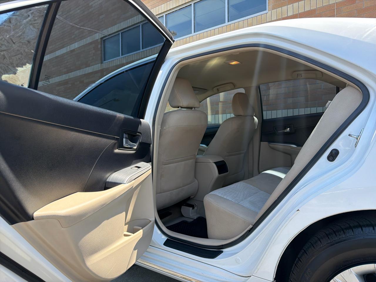 Toyota Camry Hybrid XLE 2014