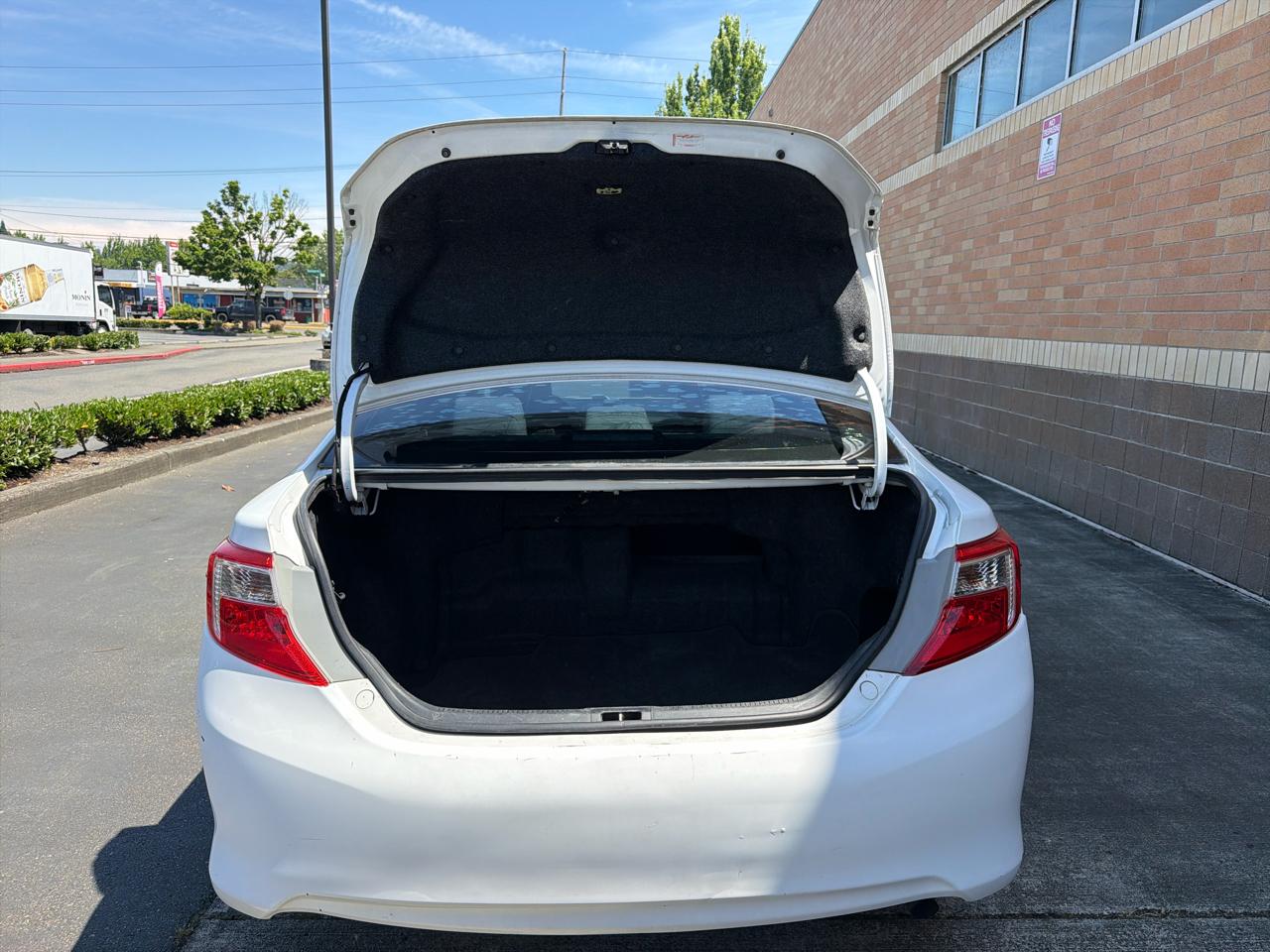 Toyota Camry Hybrid XLE 2014