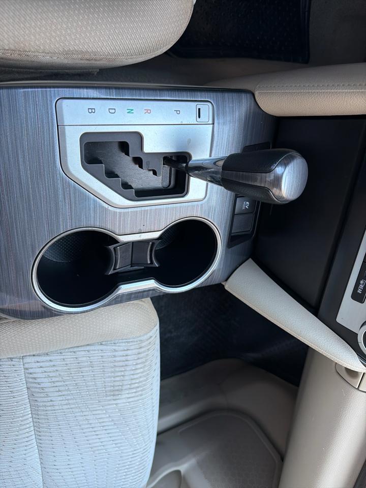 Toyota Camry Hybrid XLE 2014