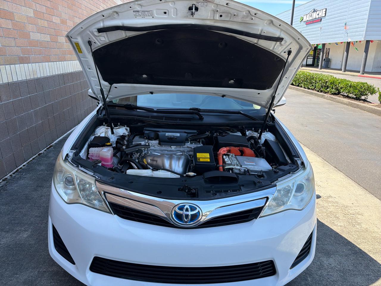 Toyota Camry Hybrid XLE 2014