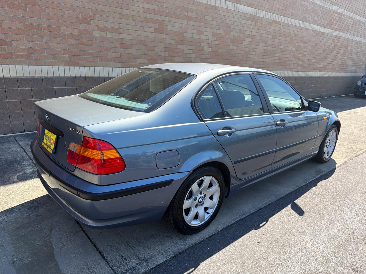 BMW 3-Series 325i Sedan 2003