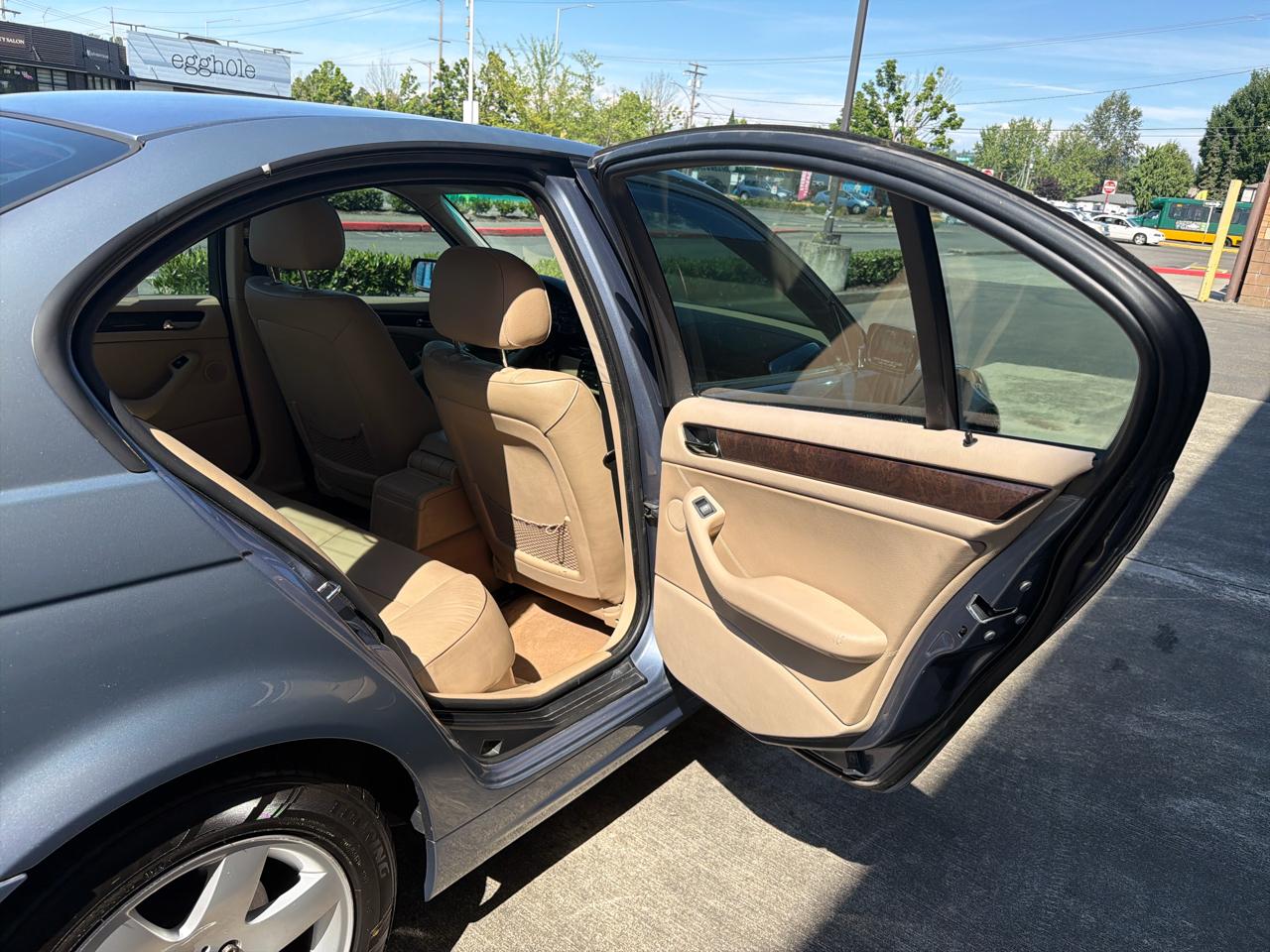 BMW 3-Series 325i Sedan 2003