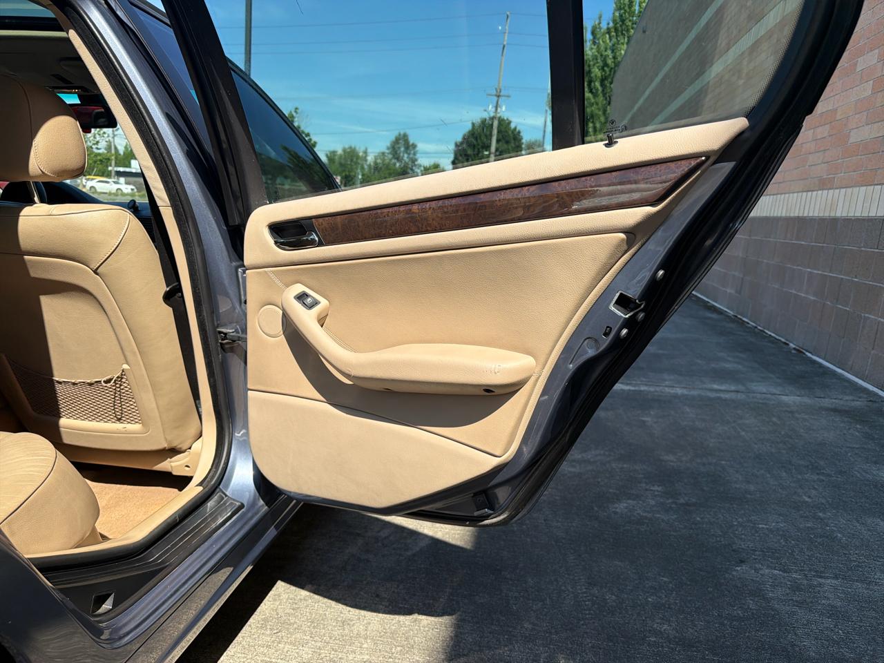 BMW 3-Series 325i Sedan 2003