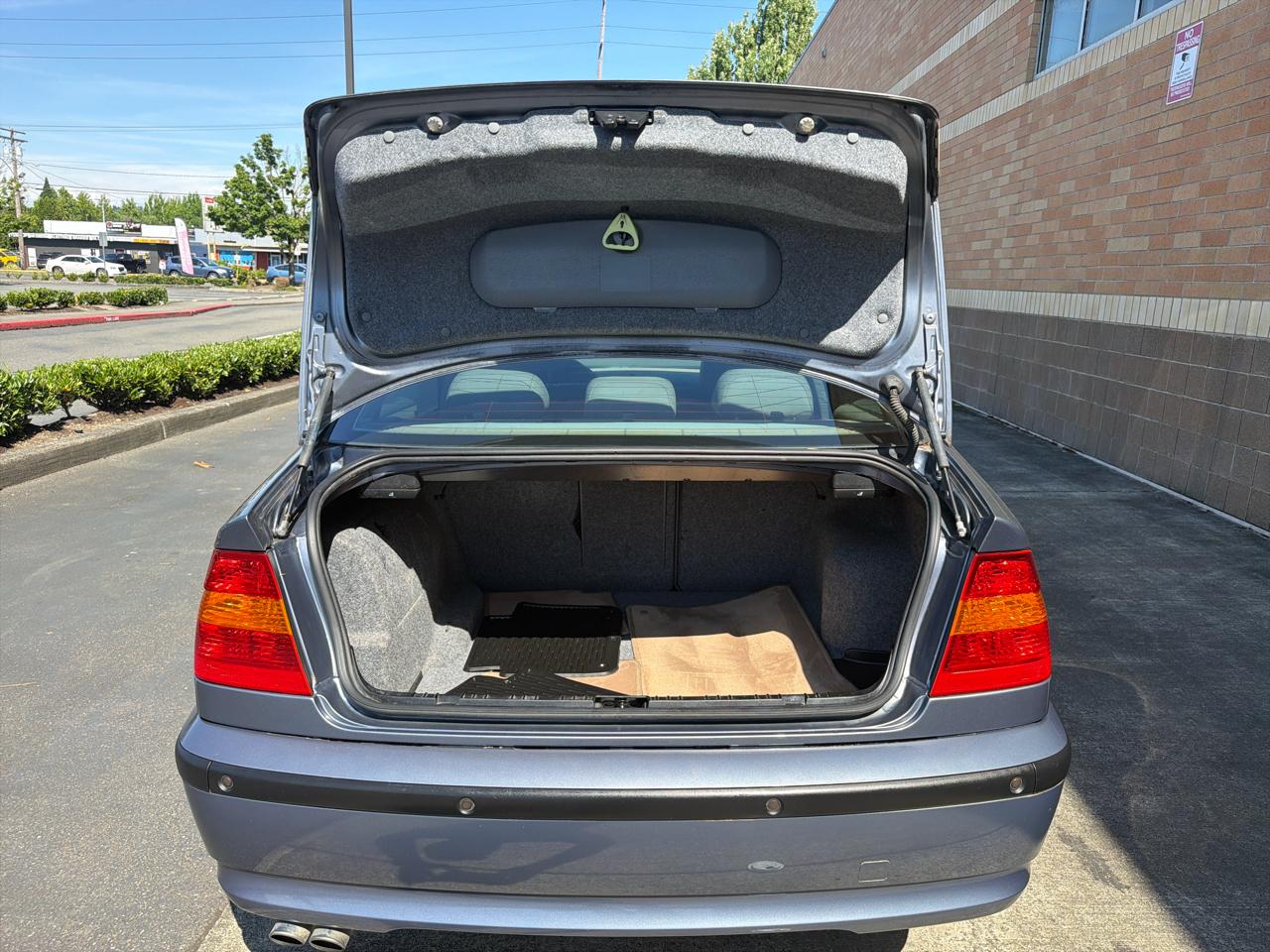 BMW 3-Series 325i Sedan 2003