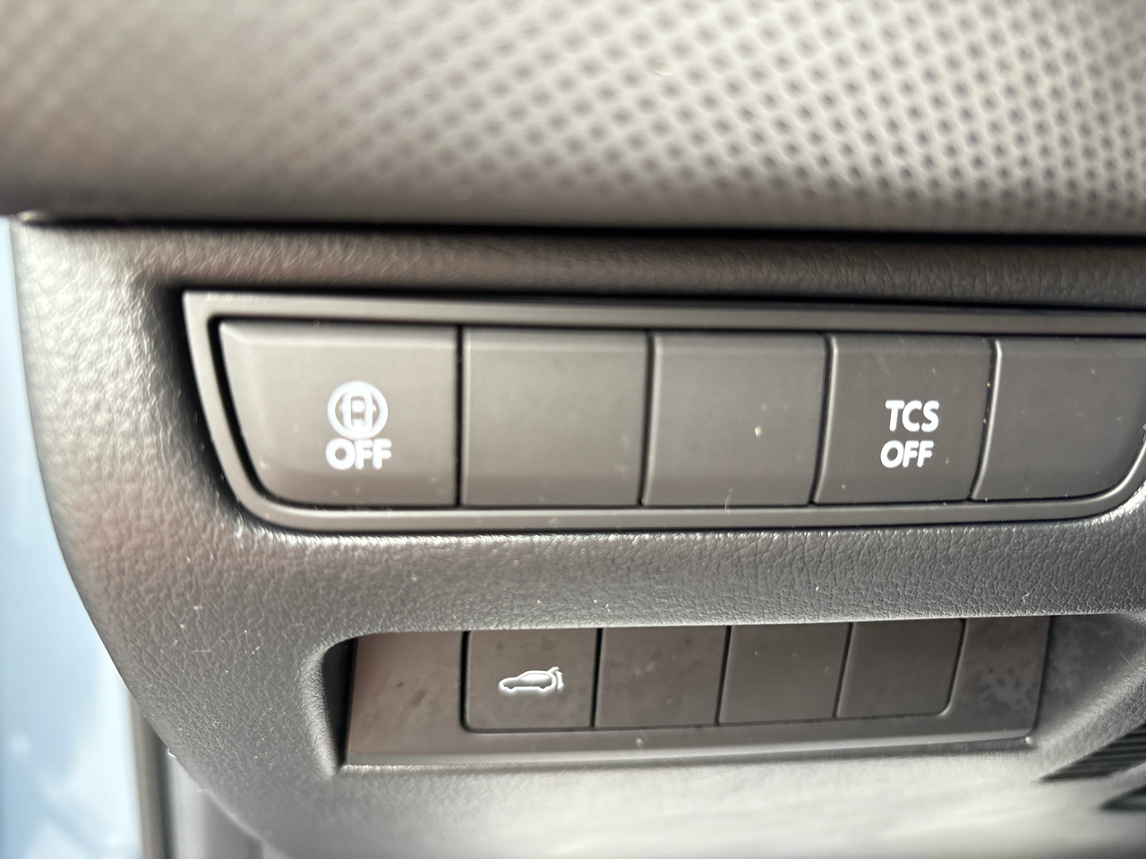 2023 Mazda CX-50 Preferred Plus photo 2