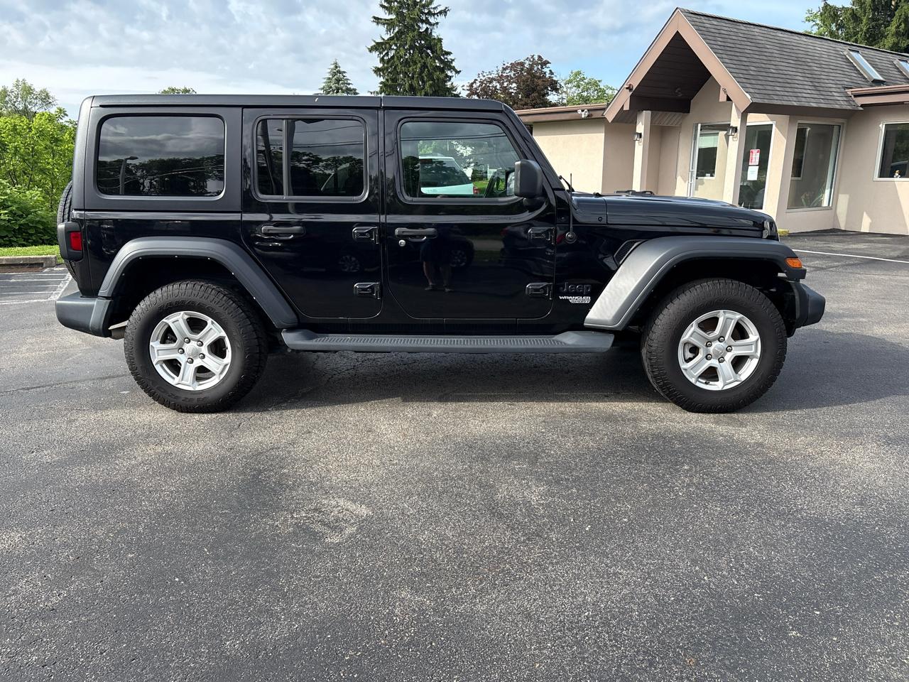 Jeep Wrangler Unlimited Sport 4x4 2021