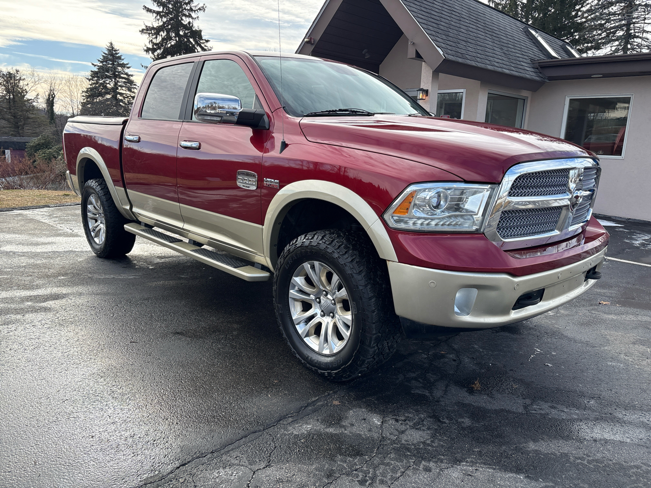 RAM 1500 4WD Crew Cab 140.5" Laramie Longhorn 2015