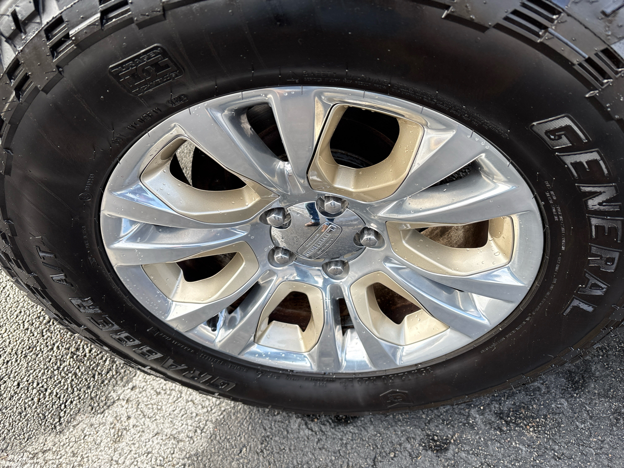 RAM 1500 4WD Crew Cab 140.5" Laramie Longhorn 2015